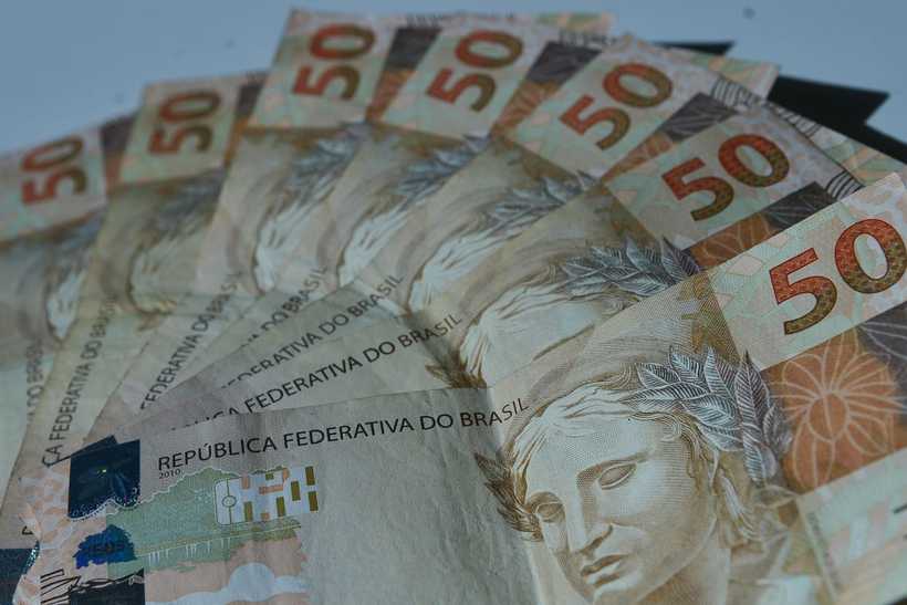  Governo prevê aumento de até R$ 423 bilhões na dívida pública em 2019