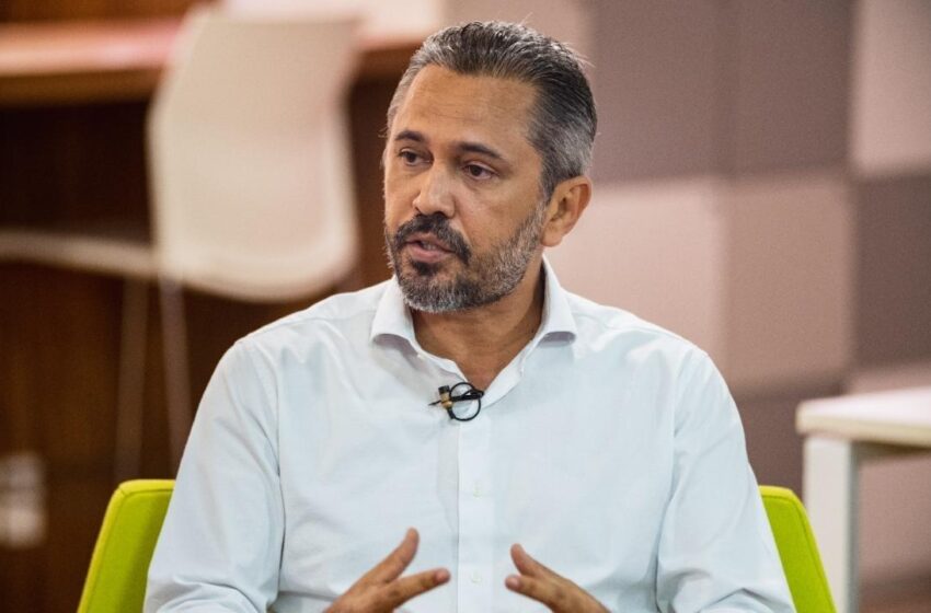  Elmano diz que reajuste no piso de professores deve ser anunciado ‘nas próximas semanas’.