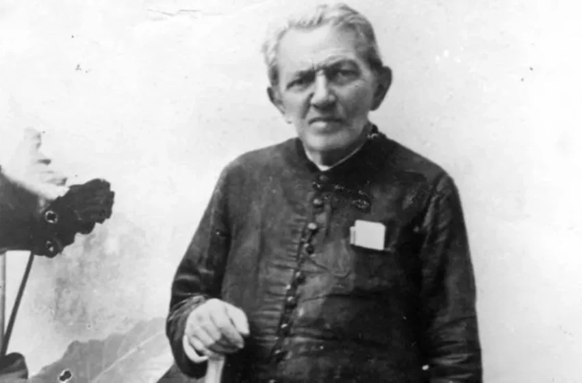  Inclusão do nome de Padre Cícero entre os ‘Heróis da Pátria’ é aprovada por deputados federais.