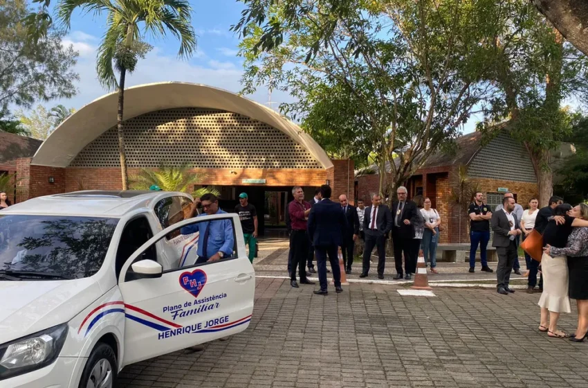  Policiais mortos por inspetor em delegacia são sepultados no Ceará e no Piauí.