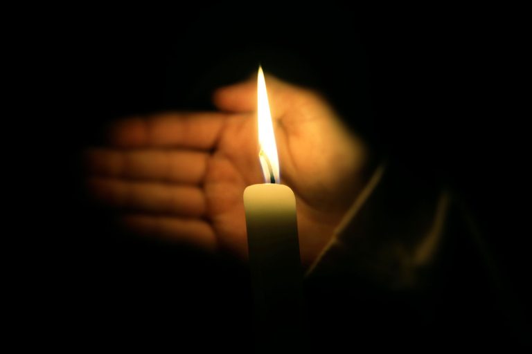  Com constante oscilação da rede, Enel marca Semana Santa com prejuízos para os consumidores.