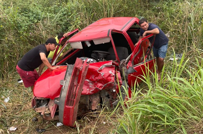  Acidente com vítima fatal e três pessoas feridas em Hidrolândia.