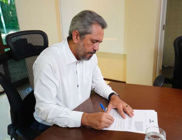  Governo do Ceará aumenta em 50% valor da gratificação concedida a policiais por apreensão de armas de fogo.