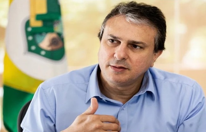  Camilo Santana projeta ampliar cursos de medicina no Brasil e criar hospital Universitário em Sobral.