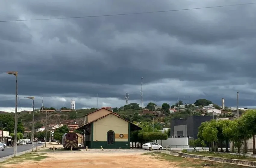  Chuvas intensas e ventos de até 60km/h devem atingir 13 cidades do Ceará.