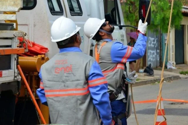  Ouvintes, internautas e telespectadores são contra renovação de contrato da Enel no Ceará.