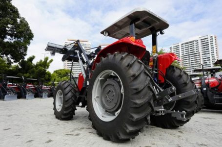 Santa Quitéria será contemplada com trator e implementos agrícolas do Governo do Ceará.