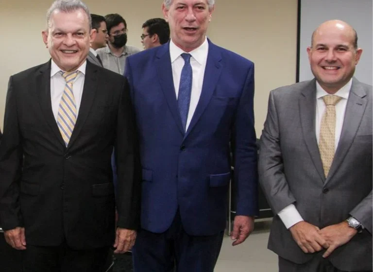  Após saída de Roberto Cláudio, PDT espera, agora, desfiliação de Ciro e Sarto e deputados estaduais.