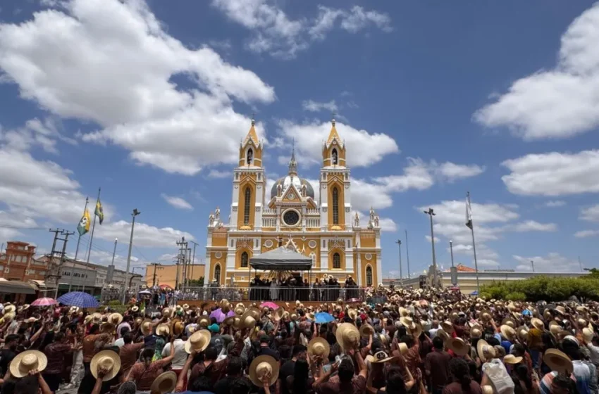  Festa de São Francisco em Canindé terá 11 dias de programação com missas, procissões e bênção dos animais.